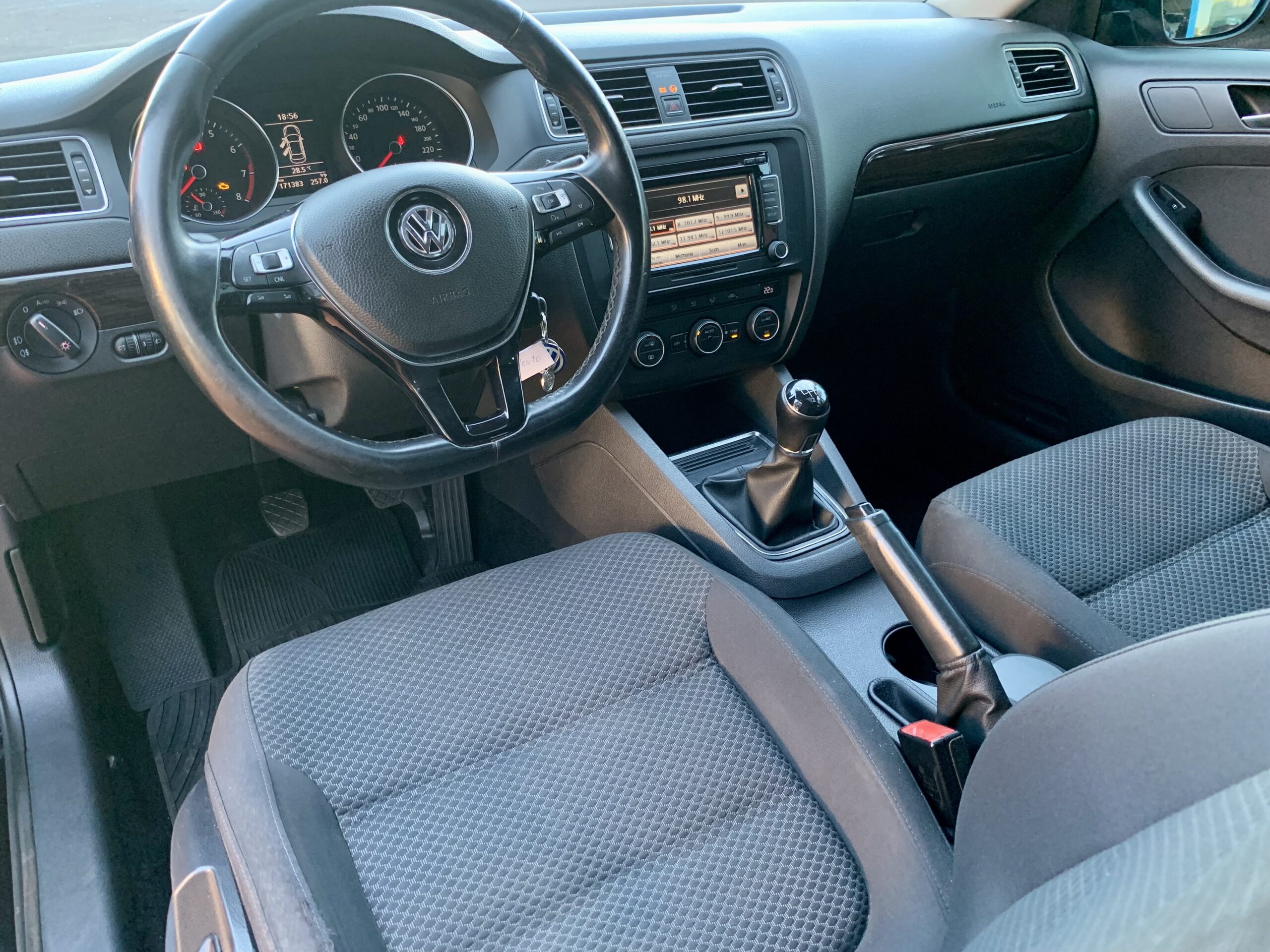 VOLKSWAGEN VENTO - Imagen 11