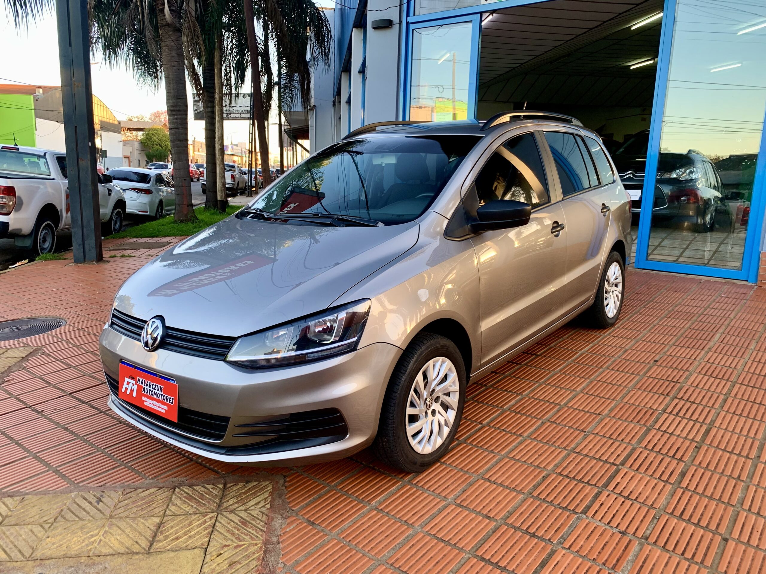 VOLKSWAGEN SURAN